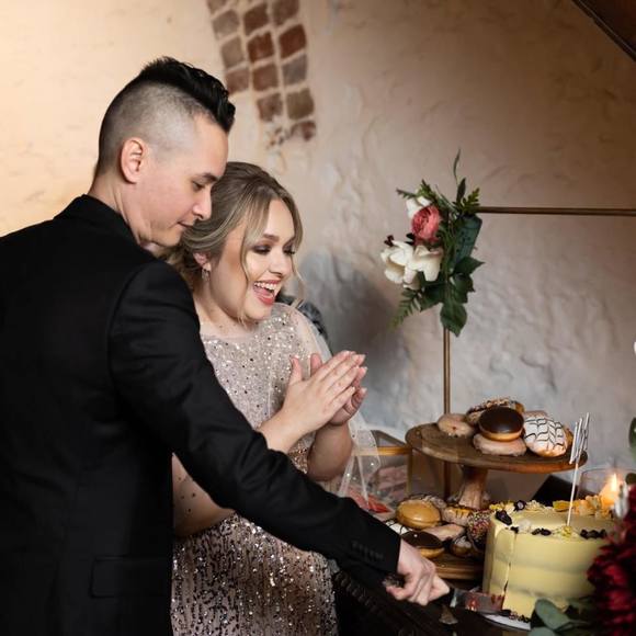 Meet your Posher, Alex - Picture 1 of 1